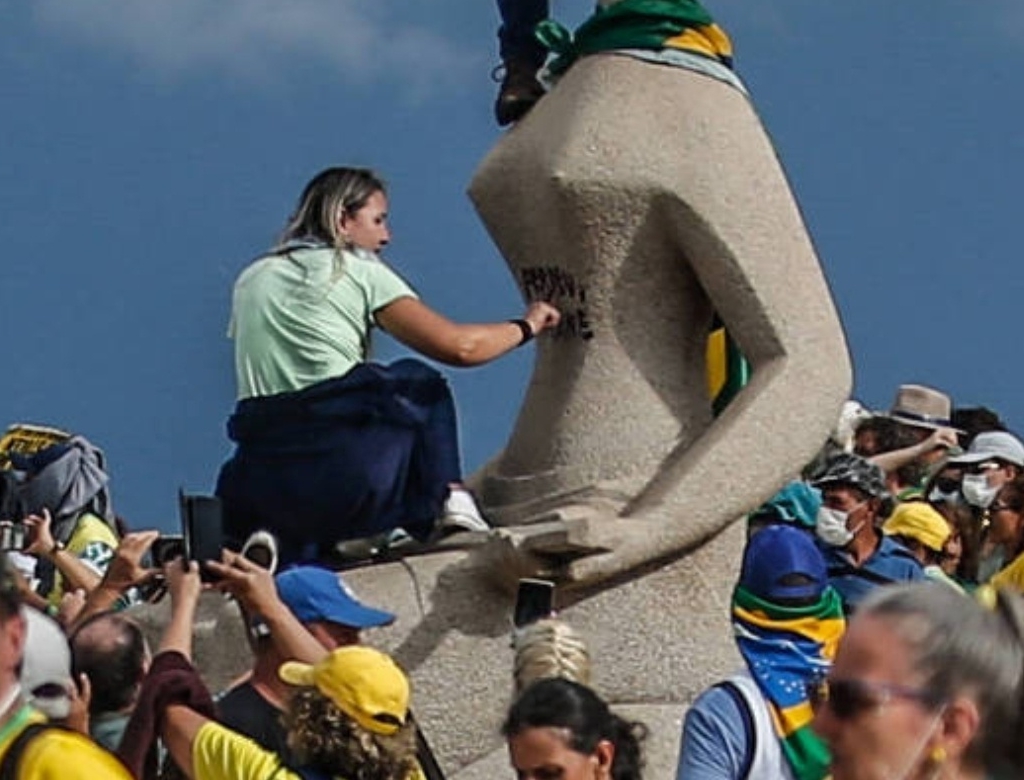 Mulher (foto Reprodução Redes Sociais) 3