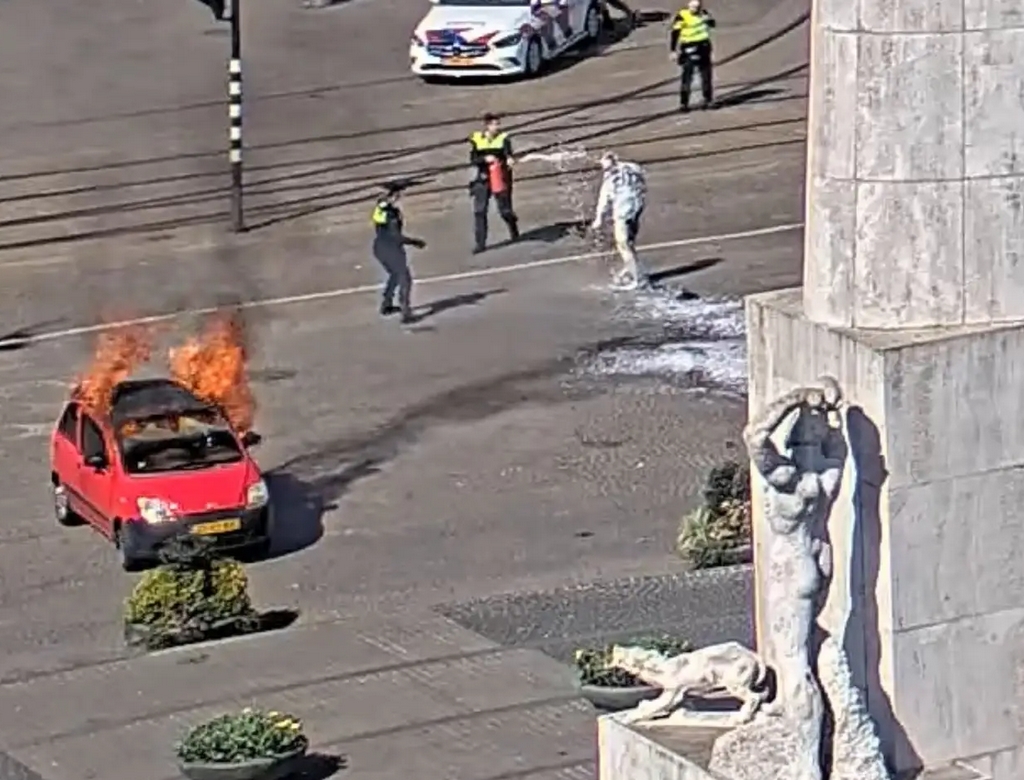 Carro (foto Reprodução Redes Sociais) 5