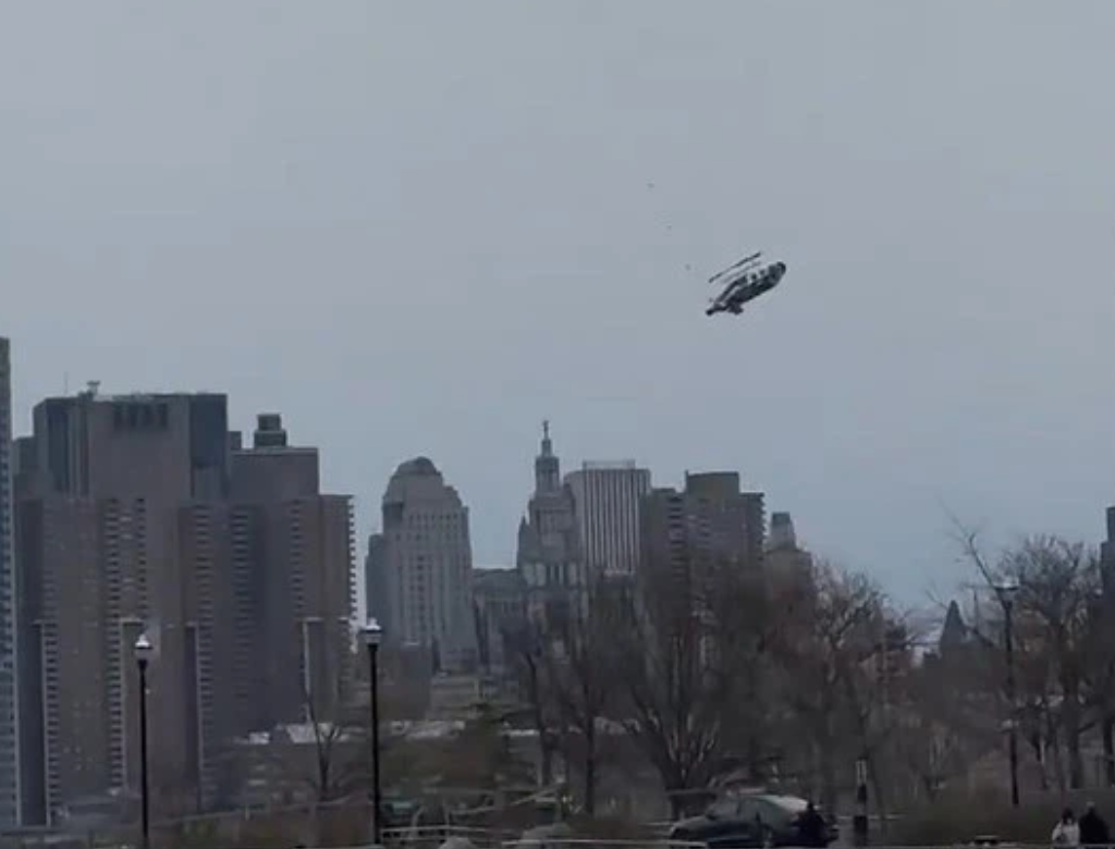 Helicóptero cai em Nova Iorque e deixa seis mortos (Foto Reprodução Redes Sociais)