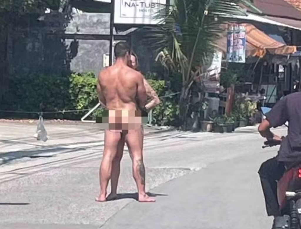 Casal peladão para trânsito na Tailândia e acaba Preso (Foto Reprodução Redes Sociais)