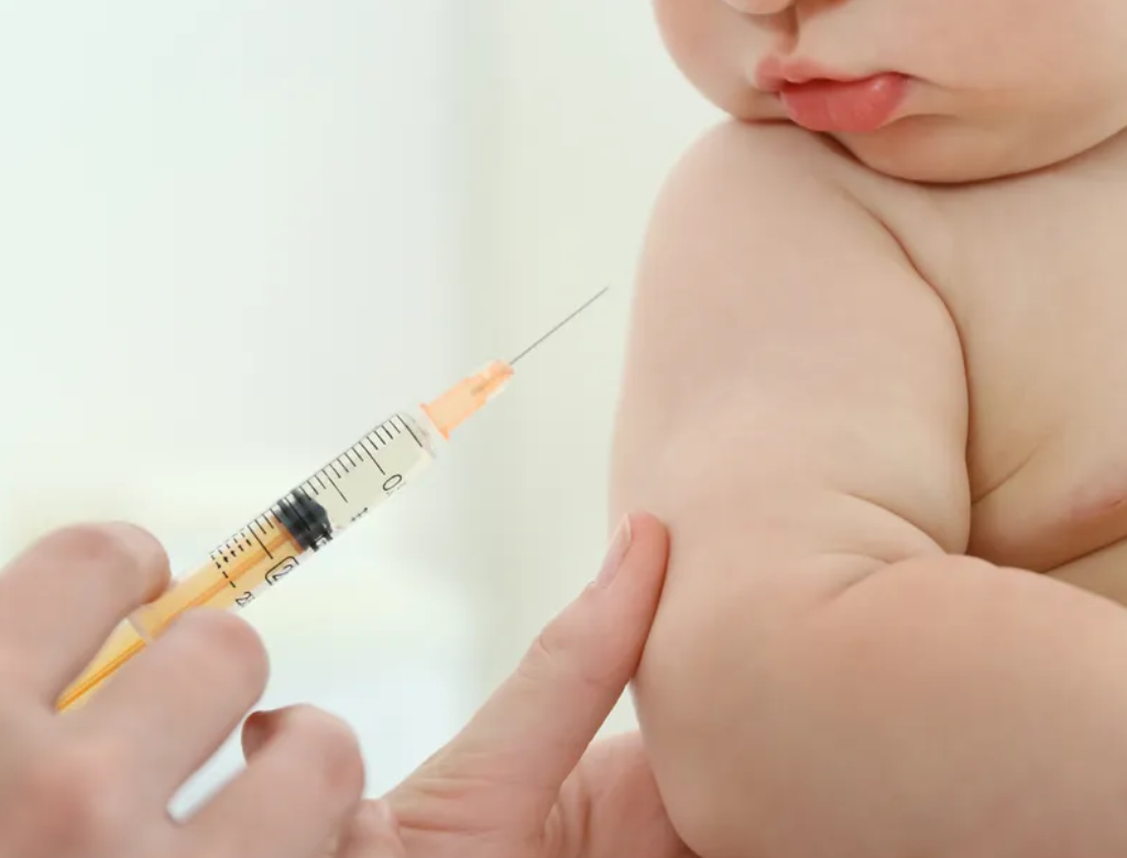Enfermeiro Esquece Agulha Em Perna De Bebê De 4 Meses (foto Reprodução Redes Sociais)
