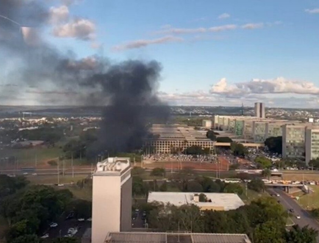 Incêndio (foto Reprodução Redes Sociais) 1