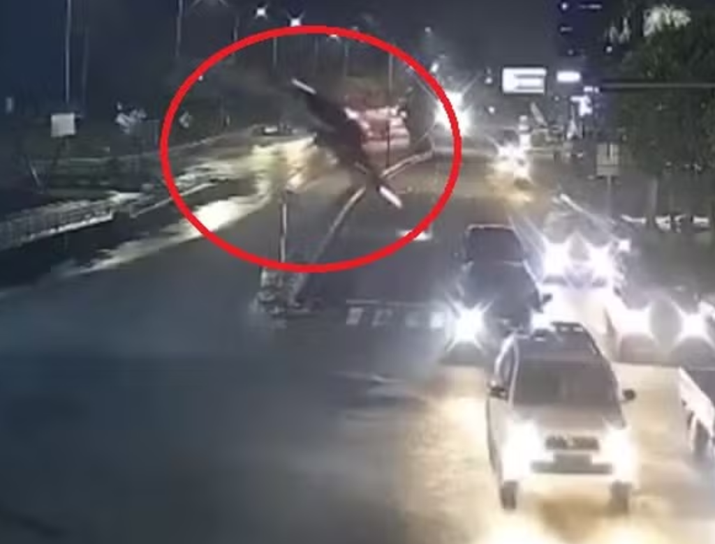 Motorista Cai De 12 Metros Ao Seguir Direções Do Google Maps (foto Reprodução Redes Sociais)