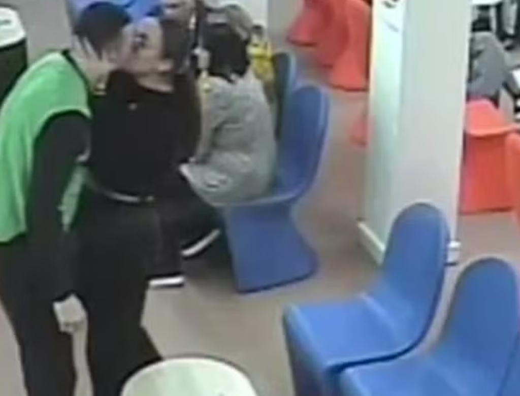 Policial é Presa Após Ser Flagrada Beijando Presidiário (foto Reprodução Redes Sociais)