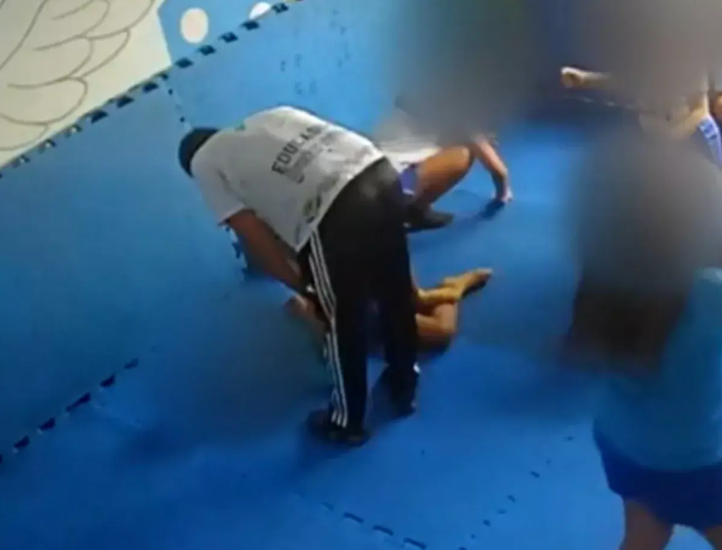 Professor Dá 'rasteira' Em Aluno Com Autismo Durante Aula De Capoeira (foto Reprodução Redes Sociais)