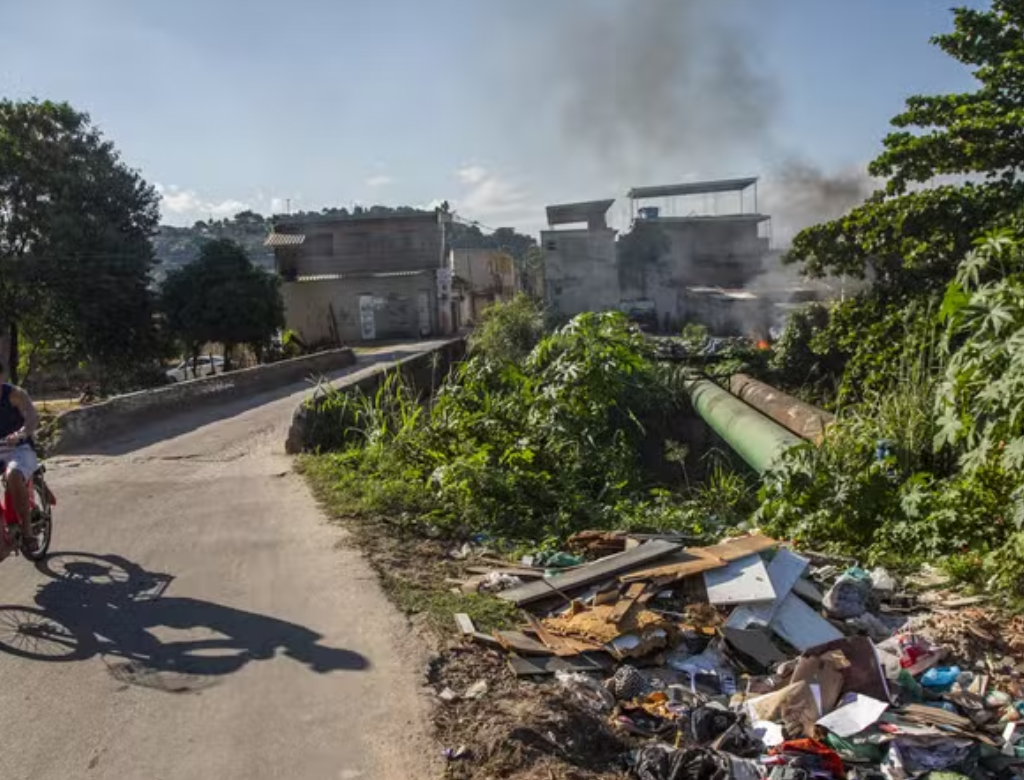 Número com cuspidor de fogo termina em incêndio e fere 20 em circo na Alemanha (Foto Reprodução Redes Sociais)