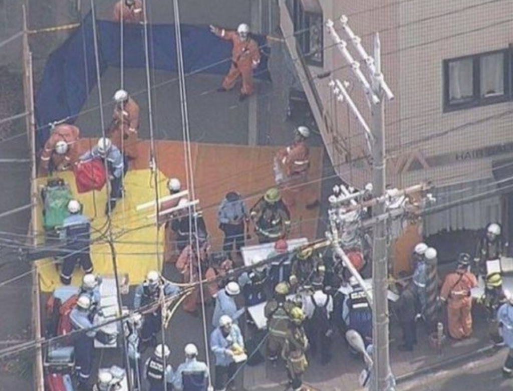 Homem joga carro contra grupo de crianças por motivo bizarro (Foto Reprodução Redes Sociais)