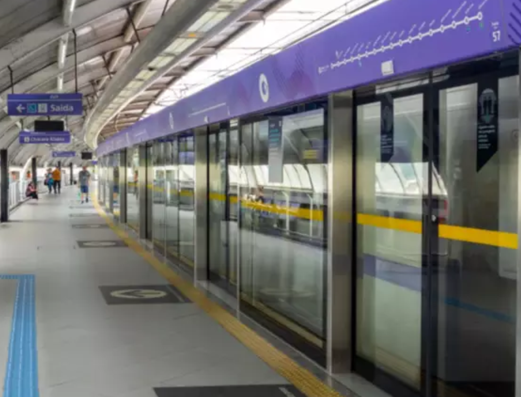 Homem Morre Ao Ser Arrastado Por Trem Após Ficar Preso Na Porta (foto Reprodução Redes Sociais)