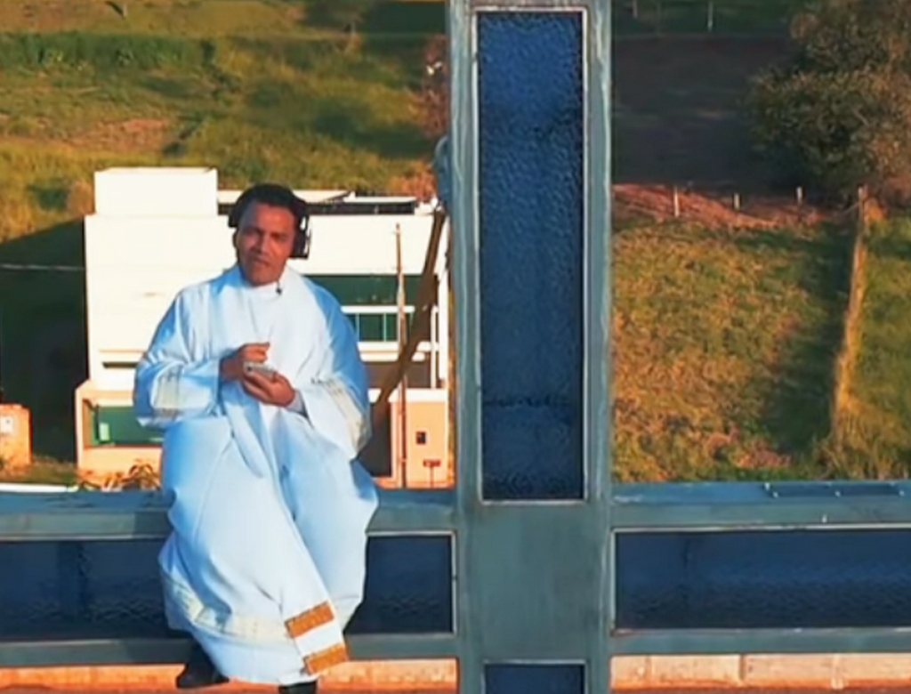 Padre (foto Reprodução Redes Sociais) 1