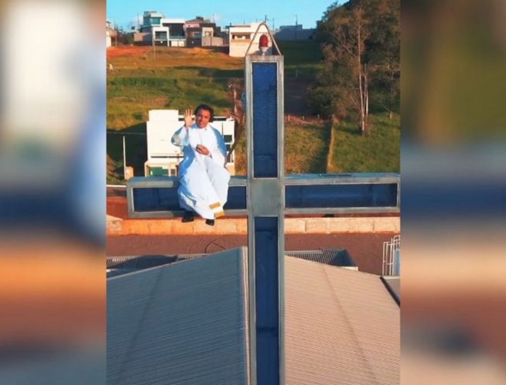 Padre (foto Reprodução Redes Sociais) 3
