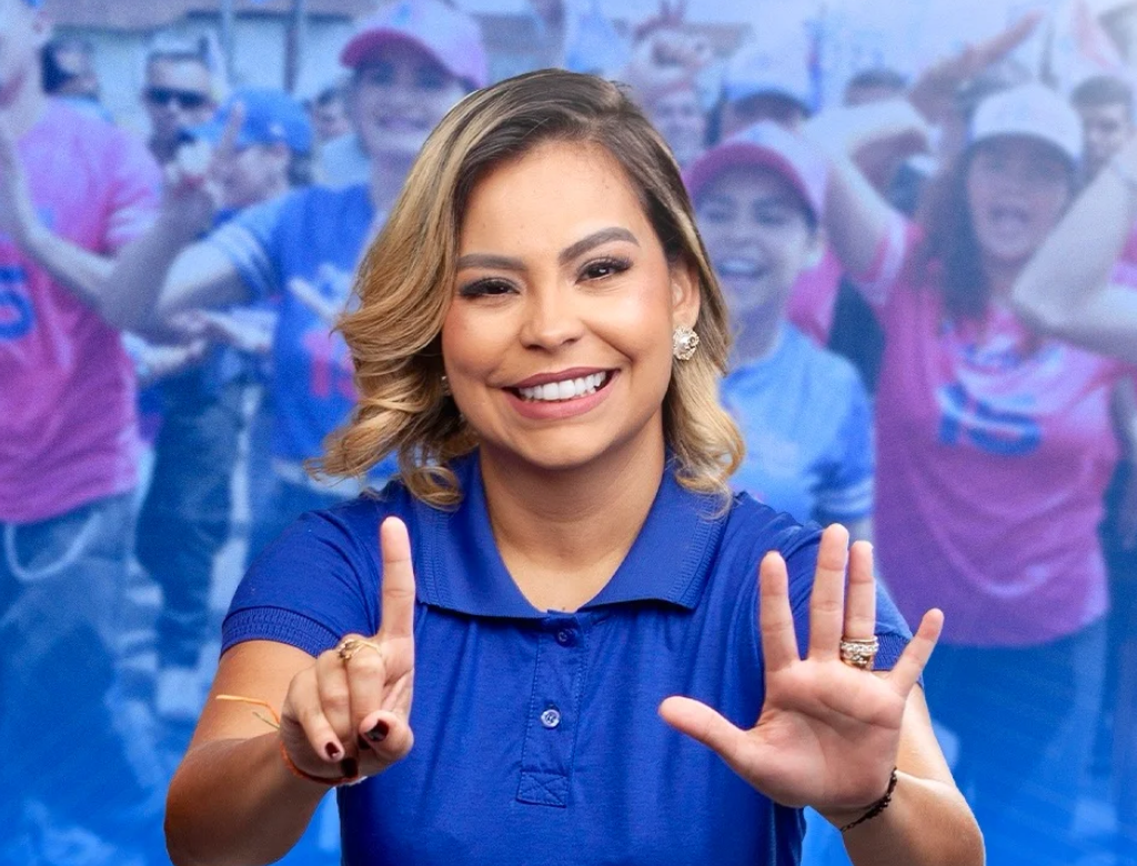 Prefeita sensualiza dançando de biquíni e gera polêmica (Foto Reprodução Redes Sociais)