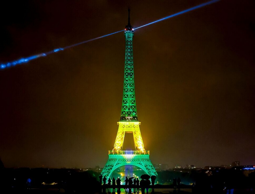 Torre Eiffel (foto Reprodução Redes Sociais)
