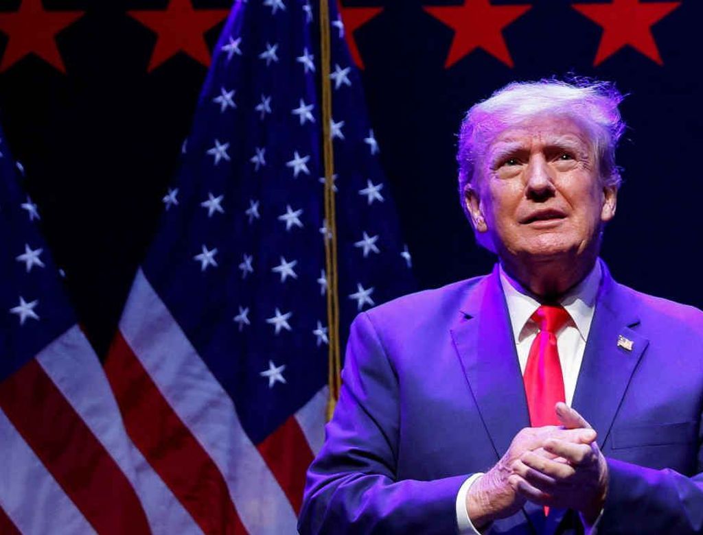 Donald Trump Acoes (1)