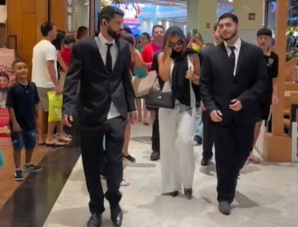 Influenciadora Daiane Cabral Shopping(1)