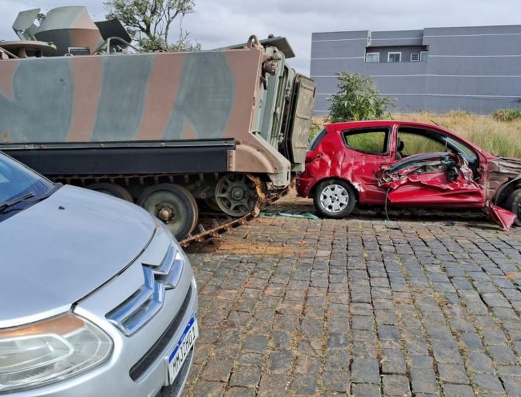 Carro (foto Reprodução Redes Sociais) 2