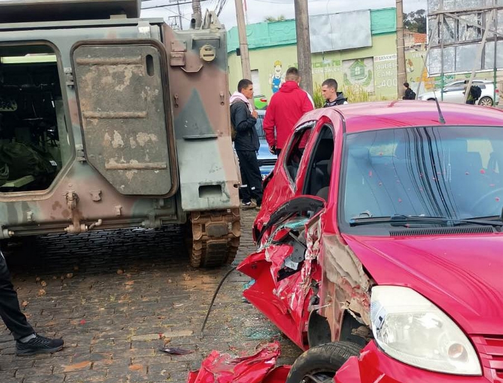 Carro (foto Reprodução Redes Sociais)